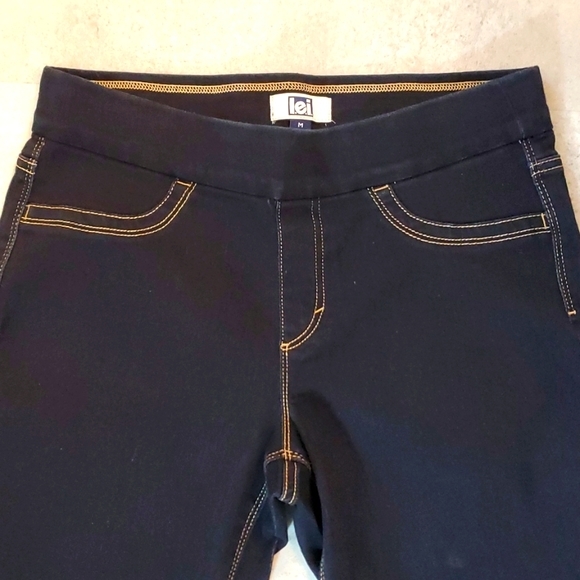 Leí Jean size M Dark Blue Very good condition two packs on the back - Picture 4 of 13